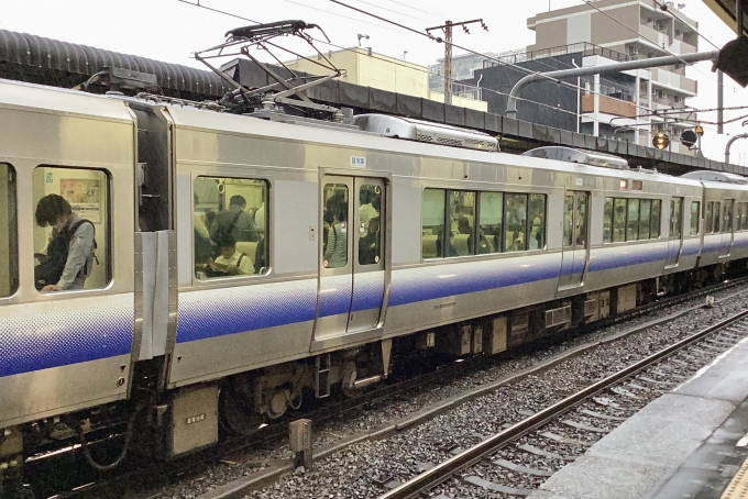 鉄道フォト・写真：JR西日本223系電車 モハ223-2517 桜ノ宮駅 鉄道フォト・写真 by てばどめさん - 撮影日 2023/05/29 18:19