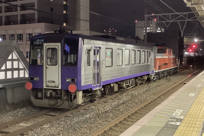 鉄道フォト・写真：JR西日本キハ120形気動車 キハ120-302 西宮駅 (JR) 鉄道フォト・写真 by てばどめさん - 撮影日 2024/01/17 19:51