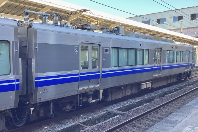 鉄道フォト・写真：JR西日本521系電車 クハ520-53 武生駅 鉄道フォト・写真 by てばどめさん - 撮影日 2023/09/09 16:34