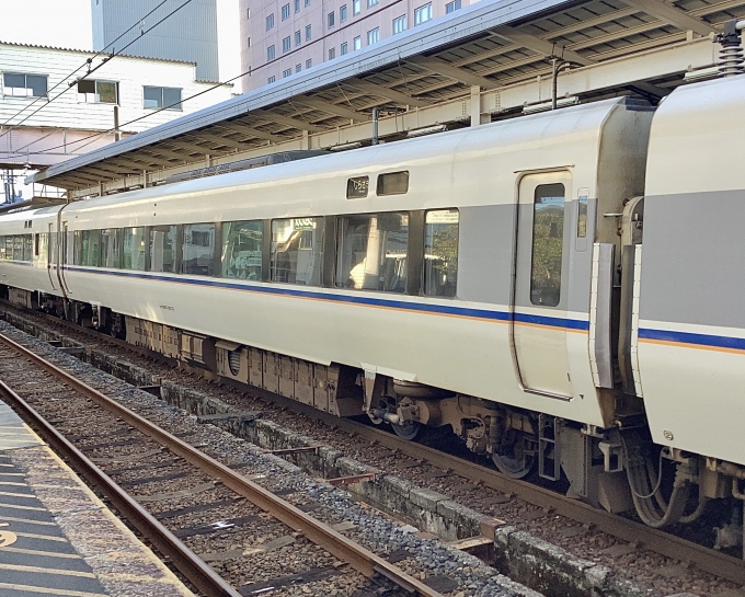 鉄道フォト・写真：JR西日本 683系電車 しらさぎ モハ683-8001 武生駅 鉄道フォト・写真 by てばどめさん - 撮影日 2023/09/09 16:47