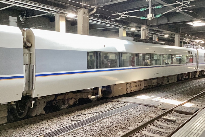 鉄道フォト・写真：JR西日本 681系電車 モハ681-207 金沢駅 (IRいしかわ) 鉄道フォト・写真 by てばどめさん - 撮影日 2023/09/09 12:58