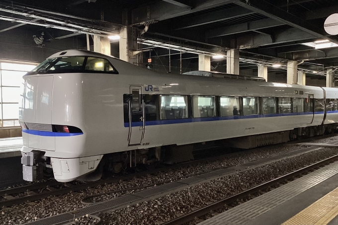 鉄道フォト・写真：JR西日本 683系電車 クハ683-703 金沢駅 (IRいしかわ) 鉄道フォト・写真 by てばどめさん - 撮影日 2024/03/14 12:07