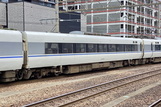 鉄道フォト・写真：JR西日本 681系電車 モハ681-302 金沢駅 (IRいしかわ) 鉄道フォト・写真 by てばどめさん - 撮影日 2024/03/14 11:27