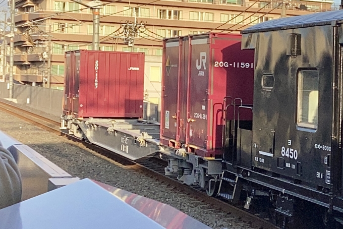 鉄道フォト・写真：JR貨物コキ100系貨車 コキ107-457 ＪＲ総持寺駅 鉄道フォト・写真 by てばどめさん - 撮影日 2023/11/07 16:08