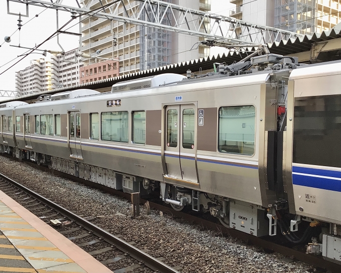 鉄道フォト・写真：JR西日本225系電車 モハ225-136 大久保駅 (兵庫県) 鉄道フォト・写真 by てばどめさん - 撮影日 2023/02/19 16:58