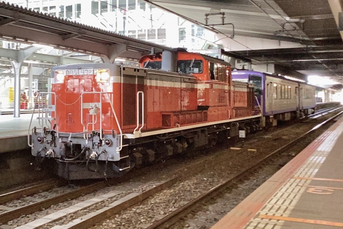 鉄道フォト・写真：JR西日本 国鉄DD51形ディーゼル機関車 DD51 1192 大阪駅 鉄道フォト・写真 by てばどめさん - 撮影日 2023/07/31 13:49