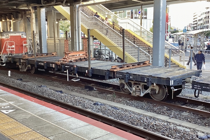 鉄道フォト・写真：JR西日本 国鉄チキ7000形貨車 チキ7119 茨木駅 鉄道フォト・写真 by てばどめさん - 撮影日 2023/11/18 16:12