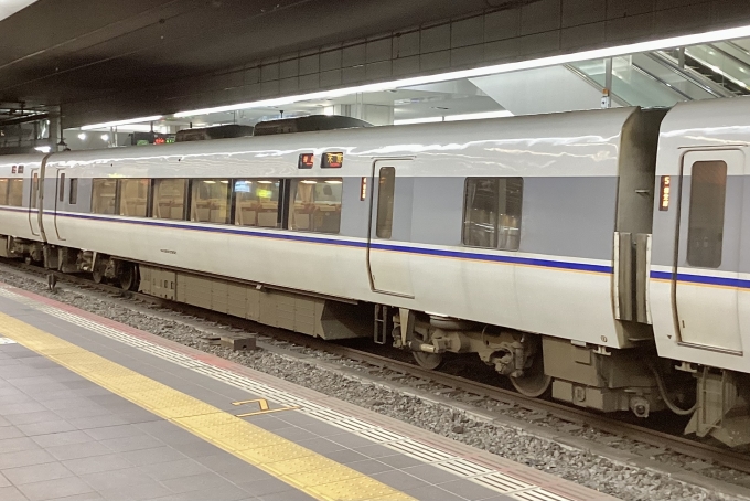 鉄道フォト・写真：JR西日本 681系電車 らくラクびわこ サハ681-2302 大阪駅 鉄道フォト・写真 by てばどめさん - 撮影日 2024/04/10 19:11