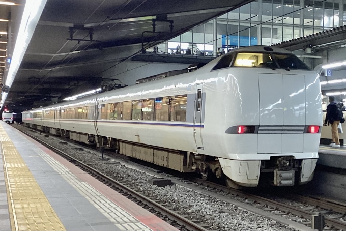 鉄道フォト・写真：JR西日本 681系電車 らくラクびわこ クモハ681-2502 大阪駅 鉄道フォト・写真 by てばどめさん - 撮影日 2024/04/10 19:10