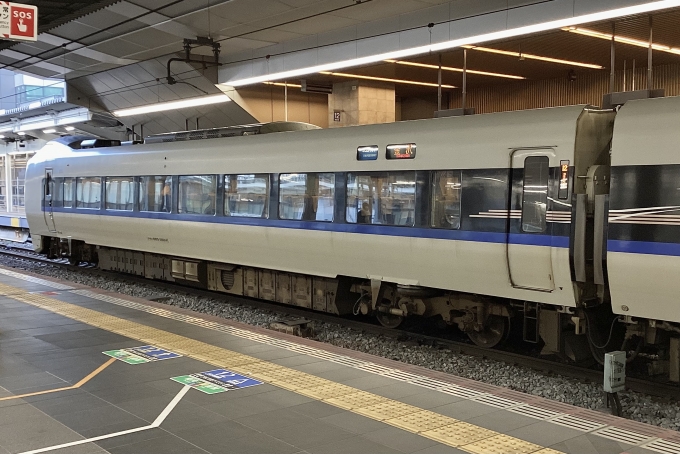 鉄道フォト・写真：JR西日本 683系電車 サンダーバード クモハ683-3524 大阪駅 鉄道フォト・写真 by てばどめさん - 撮影日 2024/03/10 07:32