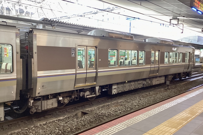 鉄道フォト・写真：JR西日本225系電車 クモハ224-127 大阪駅 鉄道フォト・写真 by てばどめさん - 撮影日 2024/05/11 11:34