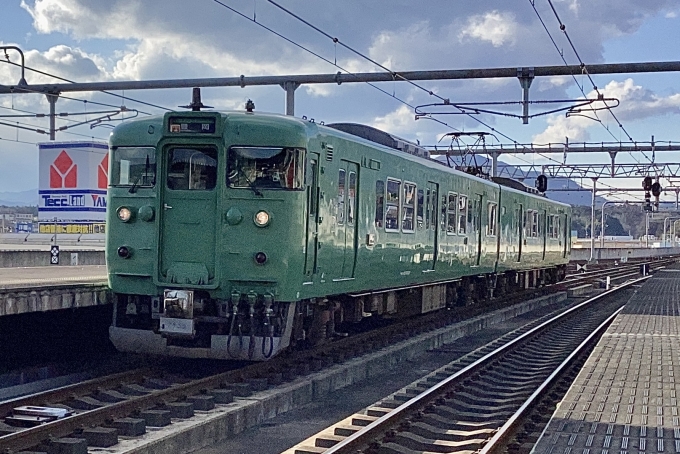 JR西日本 モハ113-6329 (113系) 車両ガイド | レイルラボ(RailLab)