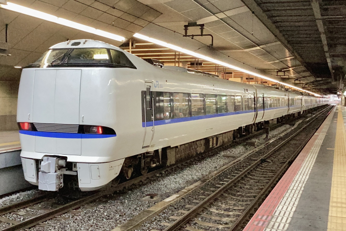 JR西日本 クモハ683-3523 (683系) 車両ガイド | レイルラボ(RailLab)