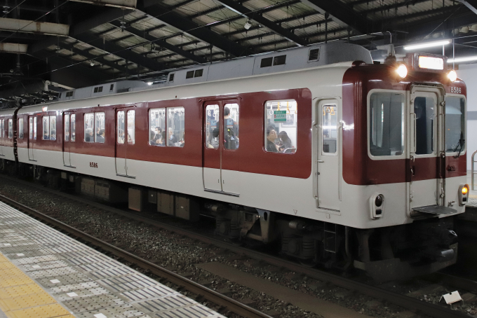 近畿日本鉄道 近鉄8000系電車 8586 東寺駅 鉄道フォト・写真 by てばど