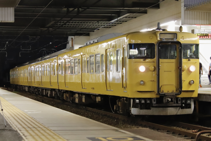 JR西日本 クハ111-564 (111系) 車両ガイド | レイルラボ(RailLab)