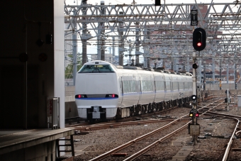JR西日本 サンダーバード(特急) 鉄道フォト・写真 by hiroshiさん ：2021年11月08日14時ごろ