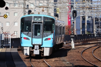 JR西日本521系電車 鉄道フォト・写真 by hiroshiさん 金沢駅 (JR)：2021年11月07日14時ごろ
