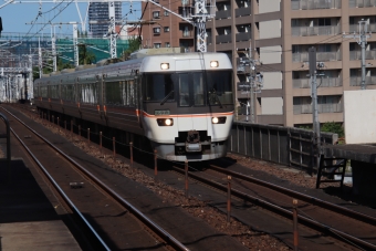 JR東海383系電車 しなの(特急) 鉄道フォト・写真 by hiroshiさん 鶴舞駅 (JR)：2022年10月11日13時ごろ