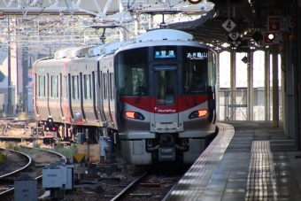 JR西日本227系電車 鉄道フォト・写真 by hiroshiさん ：2023年10月24日14時ごろ