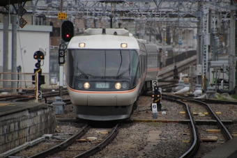 JR東海 しなの(特急) 鉄道フォト・写真 by hiroshiさん 塩尻駅：2024年04月18日14時ごろ