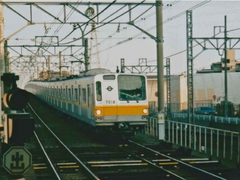 7118F 鉄道フォト・写真