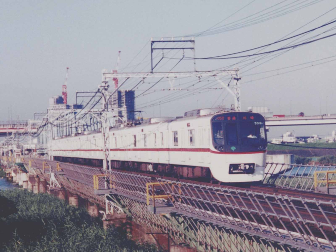 京都市教育碑オールガイド　過去と未来を繋ぐタイムトンネル 京都市教育碑オールガイド 過去と未来を繋ぐタイムトンネル 330px-