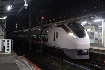 JR東日本 クハE656形 ときわ(特急) クハE656-13 鉄道フォト・写真 by フレッシュマリオさん 上野駅 (JR)：2021年10月16日21時ごろ