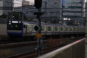 JR東日本E235系電車 鉄道フォト・写真 by フレッシュマリオさん 品川駅 (JR)：2022年11月12日16時ごろ