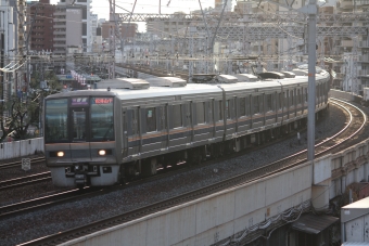 JR西日本 クハ207形 クハ207-4 鉄道フォト・写真 by フレッシュマリオさん 元町駅 (兵庫県|JR)：2016年12月27日16時ごろ