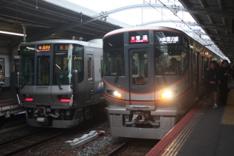 JR西日本 クモハ322形 クモハ322-3 鉄道フォト・写真 by フレッシュマリオさん 鶴橋駅 (JR)：2016年12月28日16時ごろ