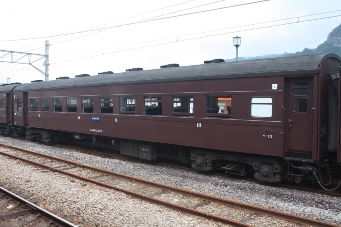 JR東日本 国鉄スハ43系客車 スハフ42 2173 横川駅 (群馬県) 鉄道フォト 