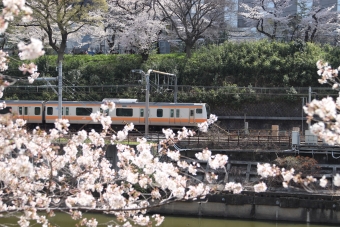JR東日本E233系電車 鉄道フォト・写真 by フレッシュマリオさん 市ケ谷駅 (JR)：2021年03月27日10時ごろ