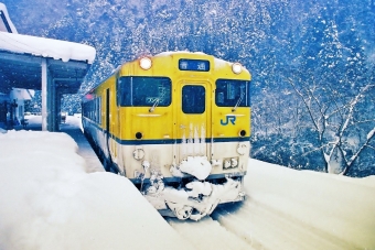 JR西日本 国鉄キハ40系気動車 キハ40 鉄道フォト・写真 by ナカシマさん ：2002年12月30日17時ごろ