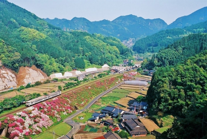 Jr九州 国鉄キハ40系気動車 キハ47 筑前岩屋駅 鉄道フォト 写真 By ナカシマさん レイルラボ Raillab