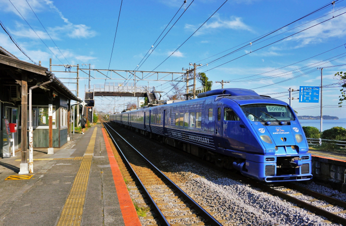 883系 ソニック JR九州 883 Series] Interesting interior facilities! The appeal of the