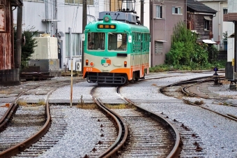 とさでん交通 土佐電気鉄道600形電車 610 鉄道フォト・写真 by ナカシマさん 後免町停留場 (とさでん交通)：2020年08月09日18時ごろ