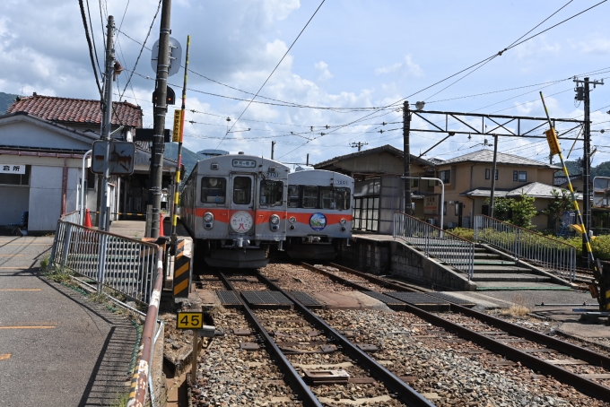 北陸鉄道 7000 鉄道フォト・写真 by あきひろしさん 鶴来駅：2022年05月28日13時ごろ