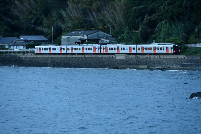 JR九州YC1系気動車 YC1215 千綿駅 鉄道フォト・写真 by あきひろしさん レイルラボ(RailLab)