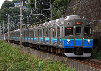 伊豆急行8000系電車 8015 鉄道フォト・写真 by Kazoo8021さん 網代駅：2019年09月28日14時ごろ