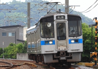 JR四国7000系電車 鉄道フォト・写真 by Kazoo8021さん 多度津駅：2018年06月10日12時ごろ