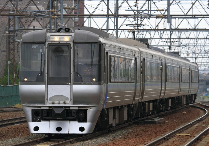 JR北海道 クハ785形 すずらん クハ785-1 鉄道フォト・写真 by Kazoo8021さん 白石駅 (北海道|JR)：2015年06月22日10時ごろ