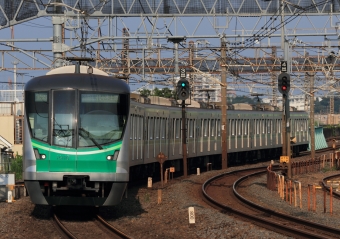 東京メトロ16100形(CT) 16110 鉄道フォト・写真 by Kazoo8021さん 金町駅：2013年08月14日16時ごろ