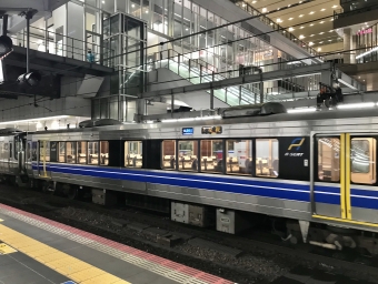 JR西日本223系電車 Aシート 鉄道フォト・写真 by すこすこマンさん 大阪駅：2020年04月12日20時ごろ