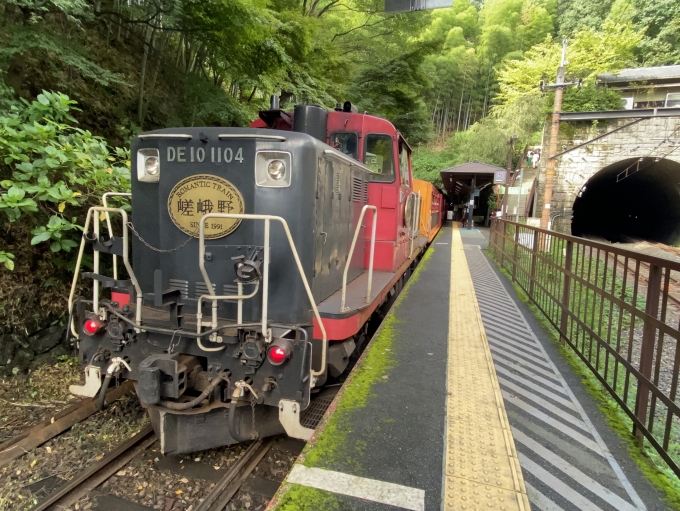 嵯峨野観光鉄道⭐️ＤＥ１０ 嵯峨野観光鉄道DE10形ディーゼル機関車 嵯峨野 トロッコ嵯峨駅 鉄道