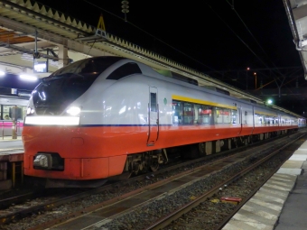 JR東日本E751系電車 つがる(特急) 鉄道フォト・写真 by さんたかさん 青森駅 (JR)：2015年08月26日20時ごろ