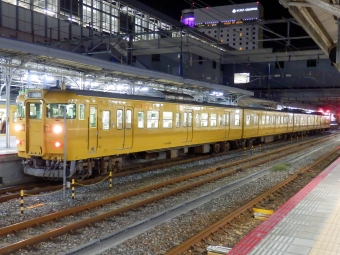 JR西日本 クハ115形 クハ115-2107 鉄道フォト・写真 by さんたかさん 岡山駅：2016年08月30日21時ごろ