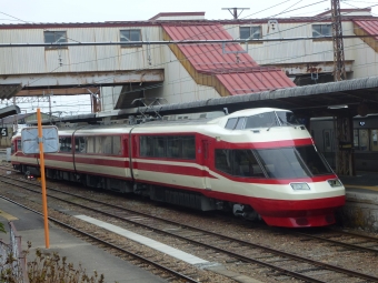 長野電鉄1000系電車 長野電鉄1000系 鉄道フォト・写真 by 急行「志賀」さん 須坂駅：2023年12月11日09時ごろ