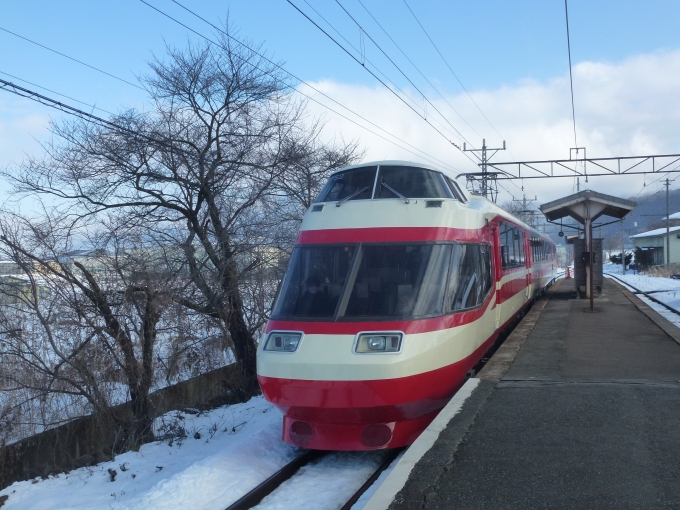 鉄道フォト・写真：長野電鉄1000系電車 長野電鉄1000系 桜沢駅 (長野県) 鉄道フォト・写真 by 急行「志賀」さん - 撮影日 2024/02/08 09:17