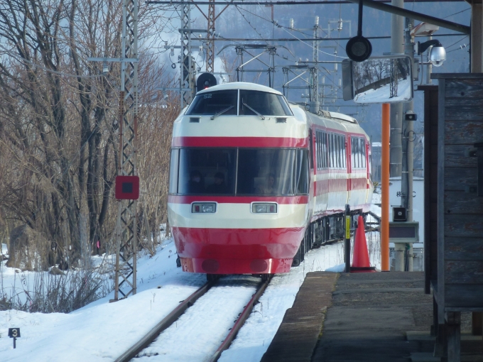 鉄道フォト・写真：長野電鉄1000系電車 長野電鉄1000系 桜沢駅 (長野県) 鉄道フォト・写真 by 急行「志賀」さん - 撮影日 2024/02/08 09:17