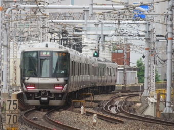 JR西日本 クハ222形 クハ222-2517 鉄道フォト・写真 by Y-1152さん 大阪駅：2022年05月15日16時ごろ